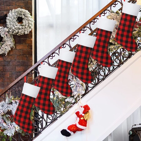 Calze Di Natale A Quadri Buffalo Tessuto Bordo In Peluche Bianco Sacchetti Regalo Appesi Decorazioni Per Feste Festival