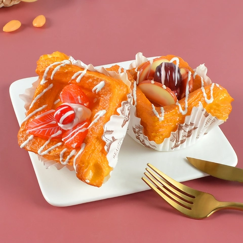 Realistic PU Simulation Bread Model Artificial Fruit Cake For Home Kitchen Decor Photography Props Pretend Play Food Toys