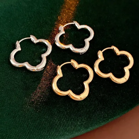 Orecchini Cerchio Quadrifoglio Cavo Lega Con Perno Argento Fiore Fortuna Minimalista Stile Chic Per Donna