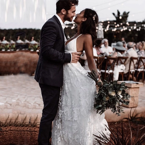 Abito Da Sposa In Pizzo Scollo A V Spalline Sottili Spacco Alto Schiena Scoperta Abito Da Sposa Bohémien Ricamo Floreale Avorio Maxi