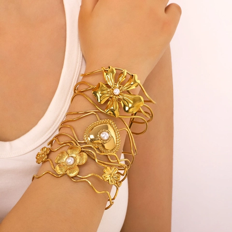 Stainless Steel Open Cuff Bracelet With 18K Gold Plated Hollow Heart Flower And Faux Artificial Pearl Waterproof Hypoallergenic Women
