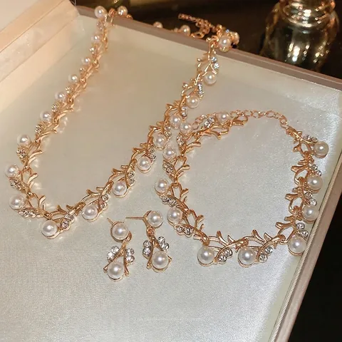 Collar Y Pendientes De Aleación Dorada Perlas Artificiales De Imitación Diamantes De Imitación Diseño De Hoja Joyería Para Mujer