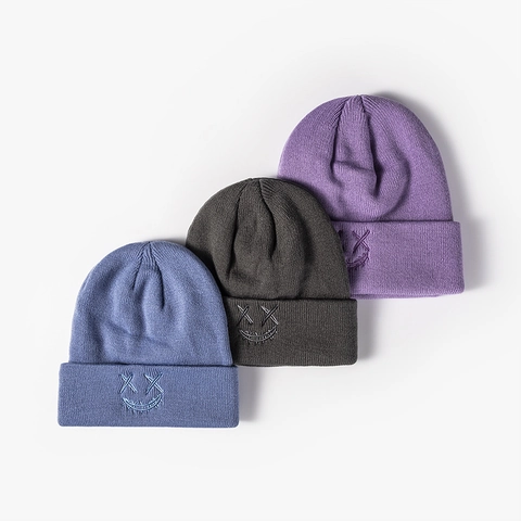 Gebreide Beanie Muts Met Geborduurd Glimlach Gezicht 100% Acryl Warme Winter Outdoor Streetwear Mode Voor Dames Heren