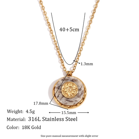 Collier Pendentif Rond en Acier Inoxydable Plaqué Or 18K Motif Soleil de Marbre Bijoux Vintage Minimalistes pour Femme Accessoire Mode