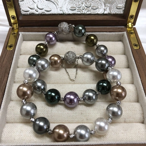 Multi Color Faux Artificial Pearl Bracelet With Full Diamond Magnetic Buckle And Safety Chain Retro Luxury Jewelry For Women