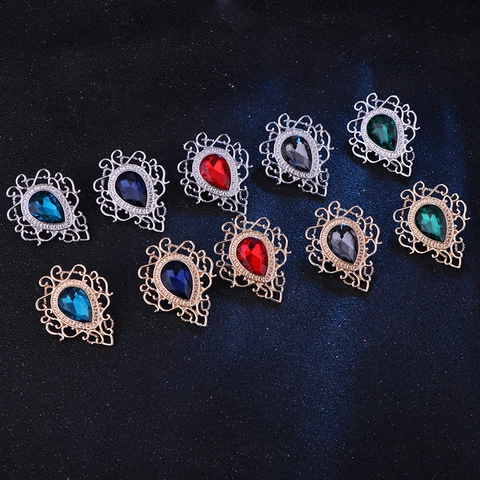 Retro Palast Legierung Filigran Hohl Wassertropfen Strass Brosche Pin Für Damen Elegantes Hemd Kragen Zubehör Schmuck Geschenk