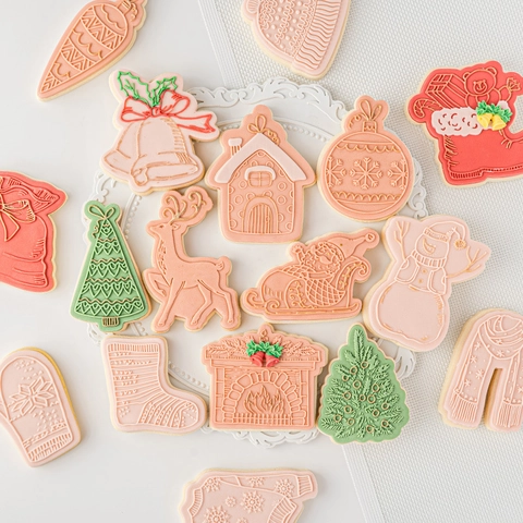 Christmas Cookie Mold Cutter 3D Embossing Plastic Acrylic Fondant Stamp For Holiday Baking Decorations Santa Reindeer