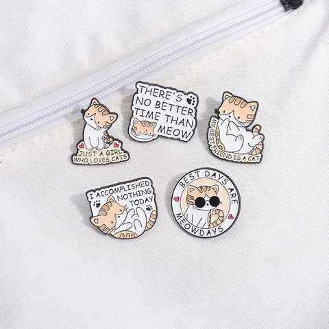 Ensemble de Pin's en Émail Chat Orange en Alliage Slogan Drôle Meow Days Badge pour Sac à Dos Vêtements Accessoires Unisexe