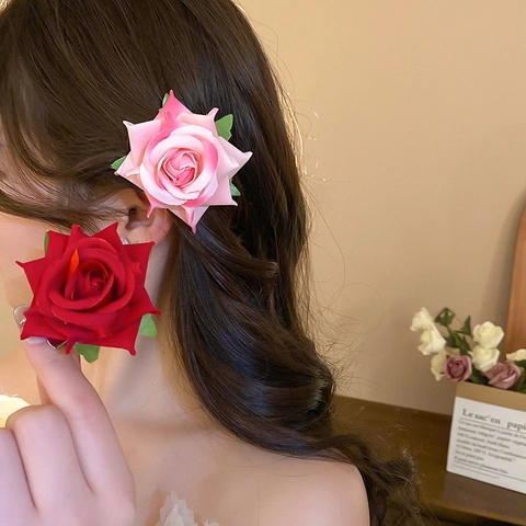 Süße Stoff Rose Haarspange Elegante Rote Blumen Entenschnabel Haarnadel Ästhetisches Frühling Sommer Accessoire Für Damen