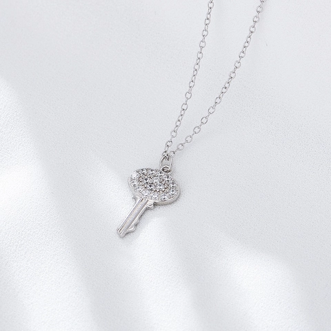925 Sterling Silver Key Pendant Necklace For Women Simple Ins Style Micro Inlaid Rhinestone Clavicle Chain Jewelry Accessory