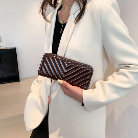 Portafoglio Lungo Donna Pelle PU Verniciata Trapuntato A V Molte Slot Per Carte Grande Capacità Pochette Con Cerniera Elegante