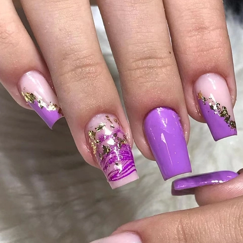 Press On Nails Long Coffin Shape Purple Wavy Lines And Gold Foil Detachable Romantic Taro Manicure For Women
