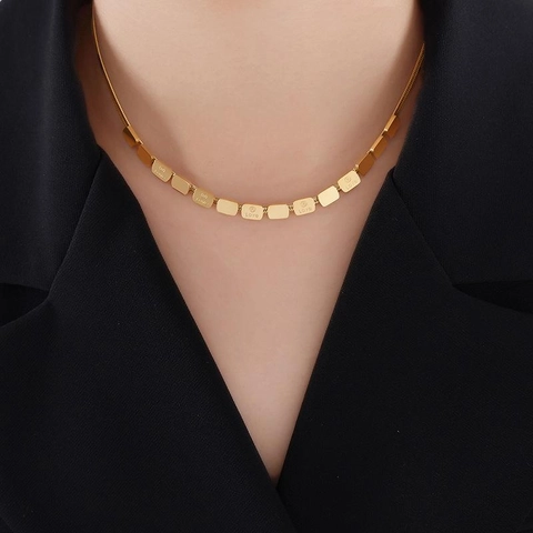 Collier Pendentif Carré Or Acier Inoxydable Gravé Love Chaîne Serpent Bijoux Minimalistes Pour Femmes