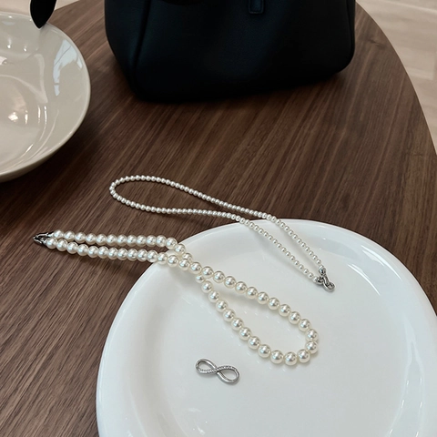 Elegante Mehrlagige Künstliche Perlenkette Mit Zirkon Unendlichkeitssymbol Schnalle Französische Retro Künstliche Perlen Schlüsselbeinkette
