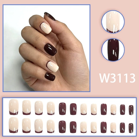 Unghie Finte French Tip Sfumatura Rosso Vino Crema Forma Quadrata Rotonda Resina Lucida Elegante Versatile Moda Donne