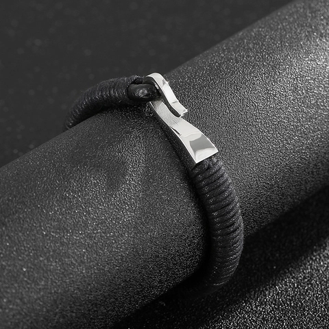 Herren Geflochtenes Rindsleder Armband Edelstahl Hakenverschluss Mehrlagig Wickelarmband Industrieller Stil Minimalistischer Schmuck