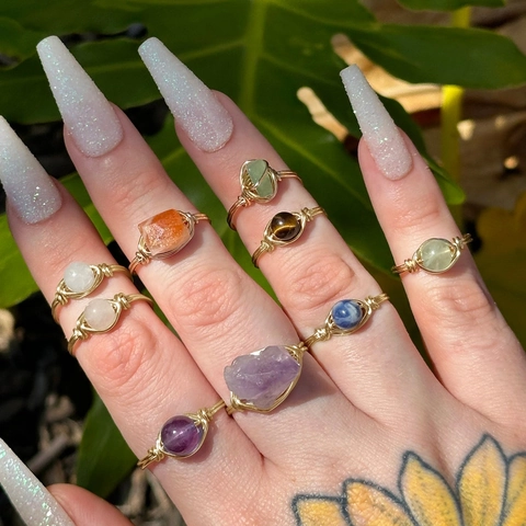 Anello In Pietra Naturale Avvolto In Filo Fatto A Mano Metallo Dorato Gemma Gioielli Boho Da Donna