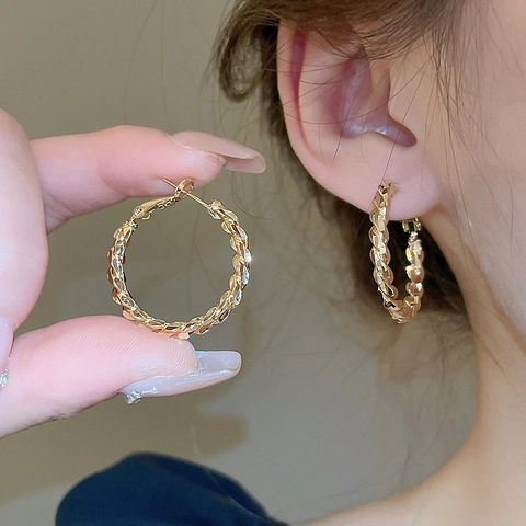 Geometrische Gedraaide Hoop Oorbellen Koperen Lichaam Met Silver Earring Post Minimalistische Metalen Stijl Voor Dames