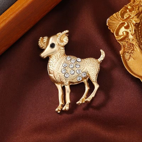 12 Zodiac Signs Brooch Alloy Gold Plated Rhinestone Vintage Animal Angel Form Breastpin For Women Men Clothing Jewelry