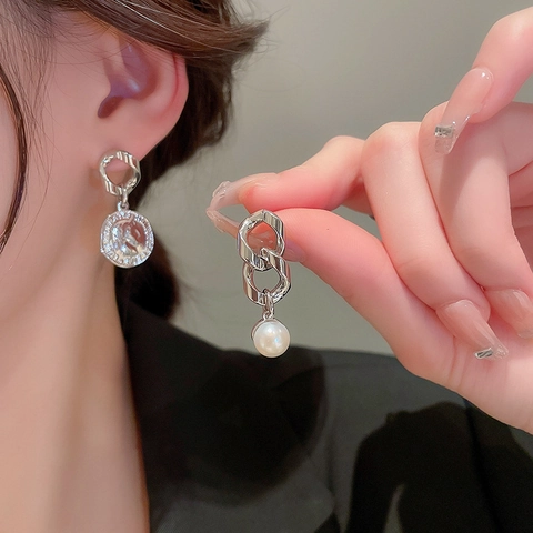 Asymmetric Chain Earrings With Coin Portrait And Artificial Pearl Pendants Copper Jewelry With 925 Sterling Silver Earring Post