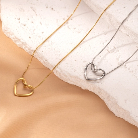 Collar Con Colgante De Corazón De Acero Inoxidable Mujer Corazón Irregular Hueco Cadena De Serpiente Joyería Retro