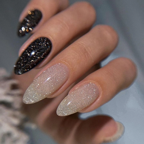 Press On Nägel Lange Mandelform Glitzernd Schwarz Nude Sweet Cool Style Ins Full Cover Künstliche Falsche Nägel