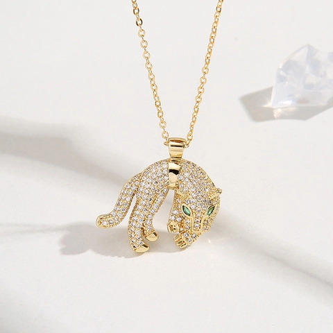 Panther Pendant Necklace Copper 18K Gold Plated Cubic Zirconia Green Eye Micro Paved Jewelry For Men Women Fashion