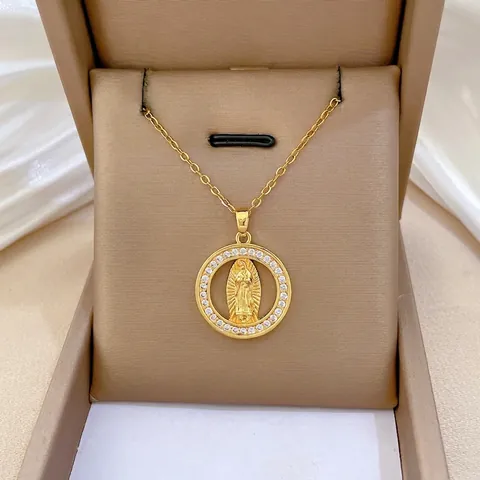 Maagd Maria Hanger Ketting Titanium Staal Verguld Rond Munt Zirconia Reliëf Pavé Religieuze Sieraden Voor Dames