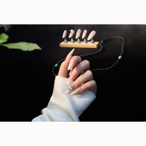 Press On Nails Long Stiletto Pink Gradient Rhinestone Handmade Artificial False Nails Elegant French Style For Women