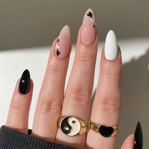 Unghie Finte A Mandorla Pressione Motivo Cuore Nero Nude Rosa Bianco Plastica Copertura Totale Stiletto Elegante Donna