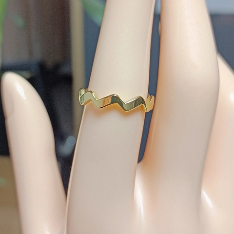 Minimalistischer Wellenförmiger Titanstahl Ring Für Herren Und Damen Polierter Galvanisierter Geometrischer Bandring Mode Unisex Schmuck