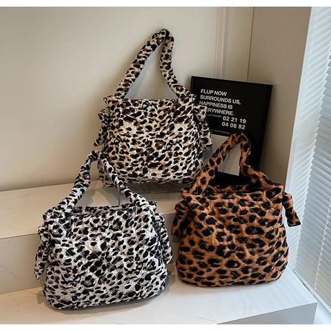 Borsa a Tracolla Trapuntata con Stampa Leopardata da Donna Borsa Tote in Tessuto di Grande Capacità con Fiocco Urbano Semplice