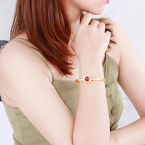 Elegant Stainless Steel Bangle Bracelet With Round Cut Gemstone And Halo Rhinestone For Women Fashion Hinged Clasp Jewelry