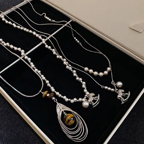 Collier Longue Chaîne De Pull Pour Femme Pendentif Cheval À Bascule Künstliche Perle Zircon Künstliche Perle Élégant Style Oeil De Tigre