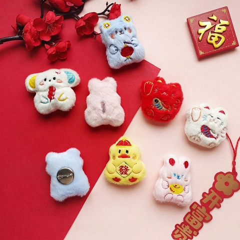 Plush Cartoon Animal Brooch Pin Chinese Style Luck Cat Bunny Duck Embroidered Festive Decoration DIY Accessory Toy