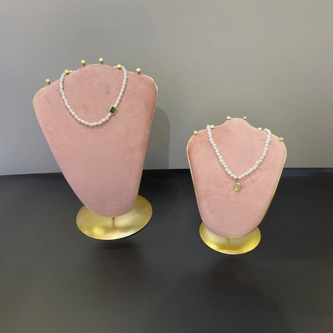Pink Velvet Necklace Display Stand Bust Jewelry Holder With Gold Metal Base For Window Showcase Elegant