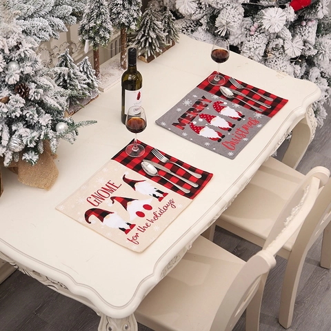 Christmas Gnome Buffalo Plaid Placemat Non-Woven Fabric Embroidery Table Mat For Holiday Dining Home Party Decor