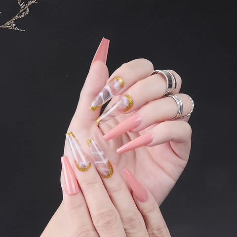 Uñas Postizas De Mármol Rosa Largas Forma Ataúd Purpurina Dorada Diseño Uñas De Lujo Manicura Artística Para Mujeres