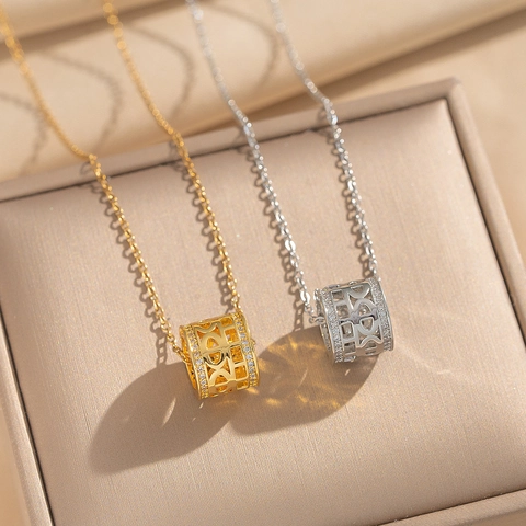 Collana In Rame Con Pendente Cilindrico Di Lusso Placcata Oro 18K Con Intarsio In Zircone Catena Per Clavicola Minimalista Da Donna