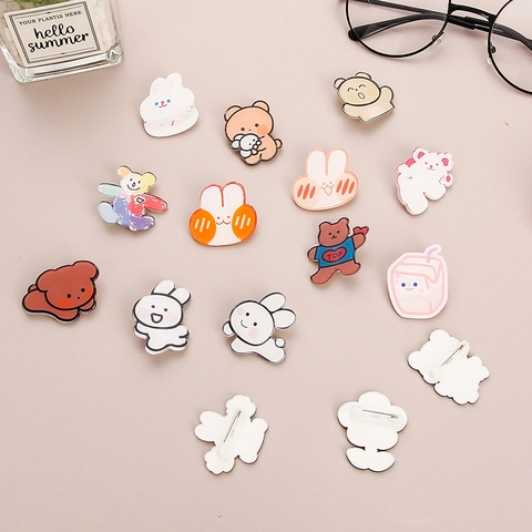 Spilla In Acrilico Cartone Animato Carino Distintivo Pin Per Borse Vestiti Decorativo Motivo Orso Coniglio Accessori Regalo Per Bambini Ragazze