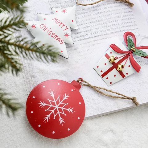 Vintage Tinplate Christmas Hanging Ornaments Metal Star Tree Snowflake Ball Gift Box For Christmas Tree Party Home Decor Red White