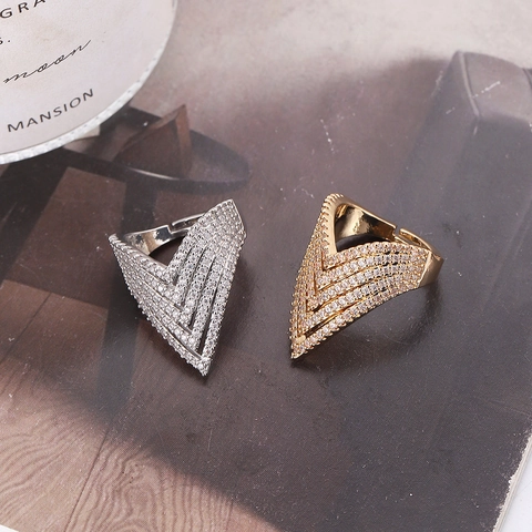 Chevron V-Förmiger Mehrlagiger Ring Kupfer Mit Funkelndem Zirkonia Verstellbarer Modeschmuck Für Damen