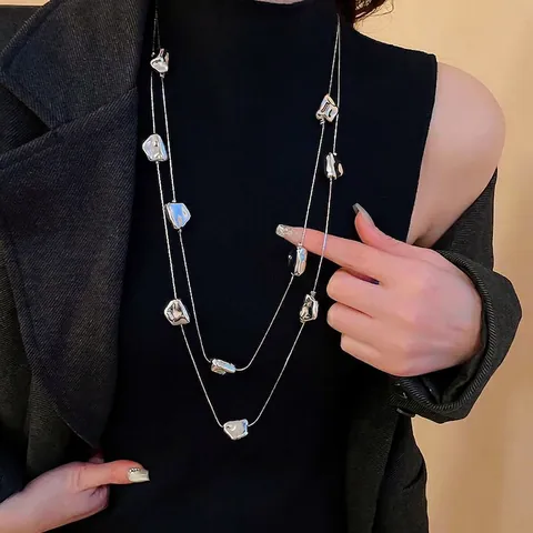 Damen Doppelschichtige Lange Halskette Kupfer Acryl Unregelmäßige Geometrische Perlen Pulloverkette Mode Schmuck
