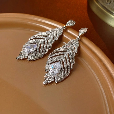 Elegante Blatt Feder Quaste Hängeohrringe Kupfer Mit Zirkonia Und Silbernem Ohrstecker Luxus Mode Damen