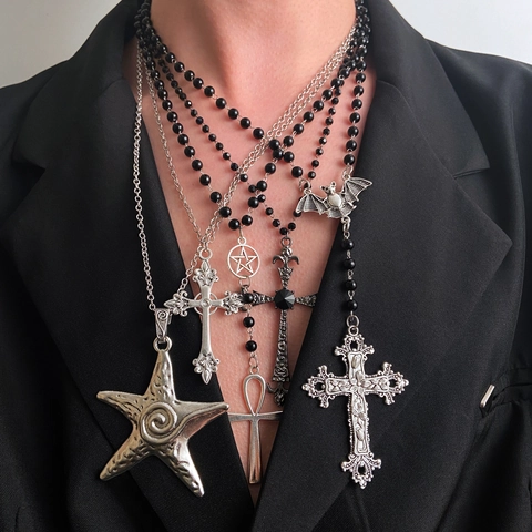Luxury Copper Zinc Alloy Rhinestone Cross Pendant Necklace For Women Personalized Hip Hop Punk Artificial Pearl Layered Chain Jewelry