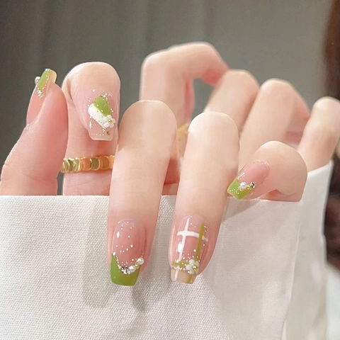 Short Ballet Press On Nails Light Green French Style White Flower Rhinestone Artificial Fingernails For Women