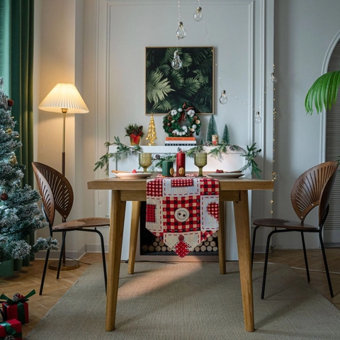 Runner da Tavolo Natalizio Stampato in Cotone e Lino Design a Quadri con Bottoni e Albero di Natale per Decorazione Festa Tavolo