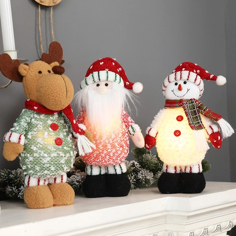 Bambole Di Peluche Di Natale Luminose LED Babbo Natale Pupazzo Di Neve Renna Maglia Decorazioni Tavolo