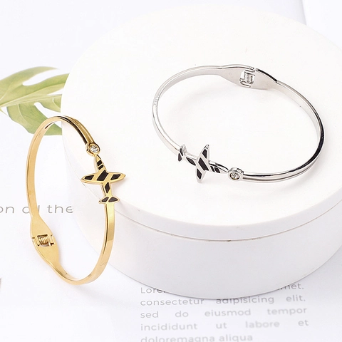 Brazalete Avión Acero Inoxidable Chapado En Oro 18K Dije Avión Esmalte Circón Cierre De Resorte Joyería Para Mujer