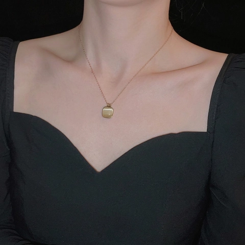 Square Cat Eye Pendant Necklace Stainless Steel Resin Gold Plated Clavicle Chain Minimalist Elegant Jewelry For Women